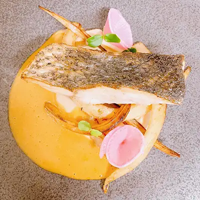 Plat de saison préparée par le chef Yann Serra à Blanquefort