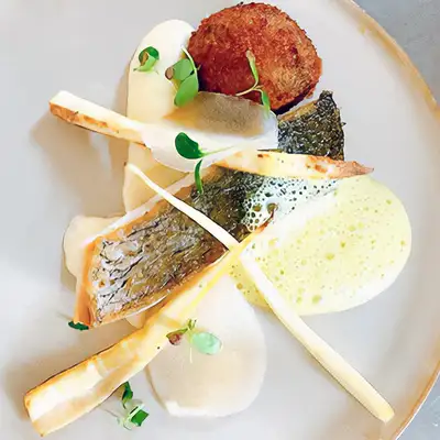 Plat de saison préparée par le chef Yann Serra à Blanquefort